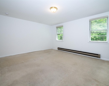 25 Crosshill Road - Photo Thumbnail 17