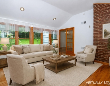 25 Crosshill Road - Photo Thumbnail 7