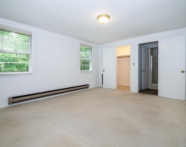 25 Crosshill Road - Photo Thumbnail 18