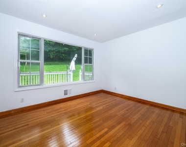 25 Crosshill Road - Photo Thumbnail 10