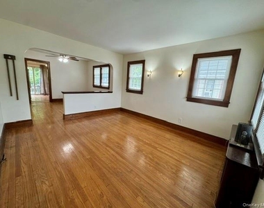 78 Wood Street - Photo Thumbnail 4