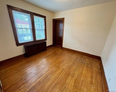 78 Wood Street - Photo Thumbnail 9