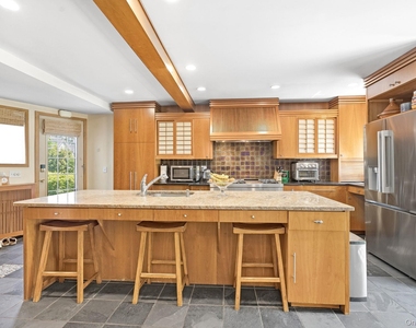 72 Hampton Road - Photo Thumbnail 8