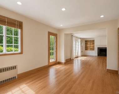 72 Hampton Road - Photo Thumbnail 12