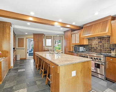 72 Hampton Road - Photo Thumbnail 9