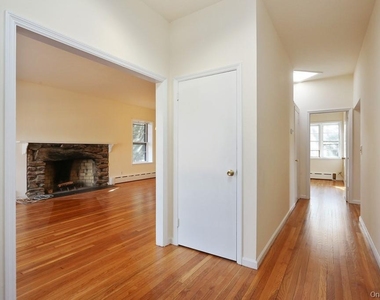 7 Saxon Woods Road - Photo Thumbnail 3