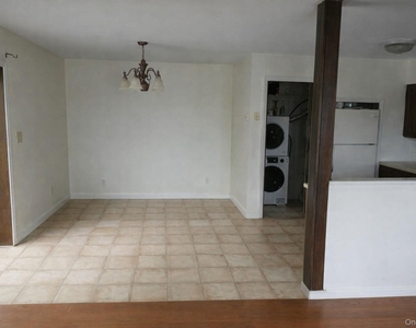 180 Winston Drive - Photo Thumbnail 3