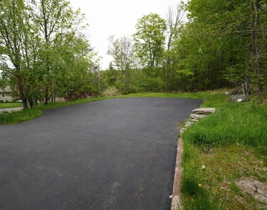180 Winston Drive - Photo Thumbnail 8