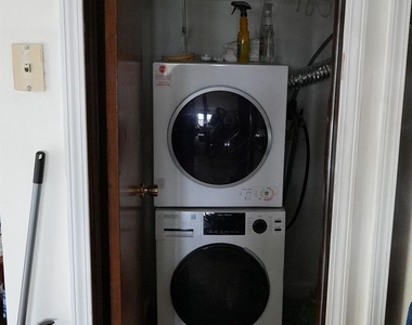 180 Winston Drive - Photo Thumbnail 7