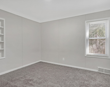 3840 Bart Avenue - Photo Thumbnail 6