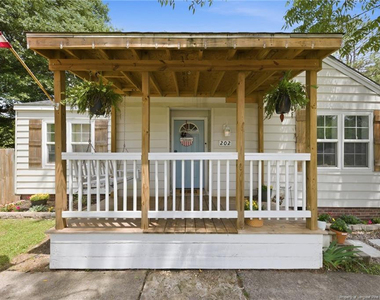 202 N Jackson Street - Photo Thumbnail 1