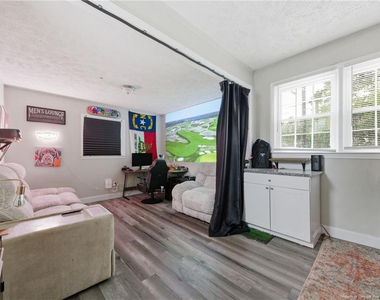 202 N Jackson Street - Photo Thumbnail 19