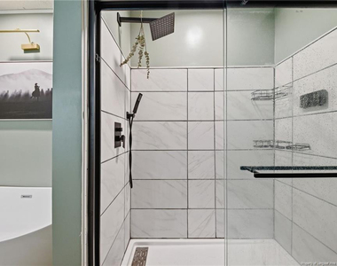 202 N Jackson Street - Photo Thumbnail 14