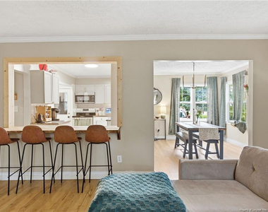 202 N Jackson Street - Photo Thumbnail 7
