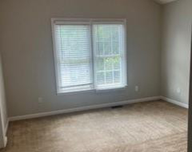 104 Brett Court - Photo Thumbnail 22
