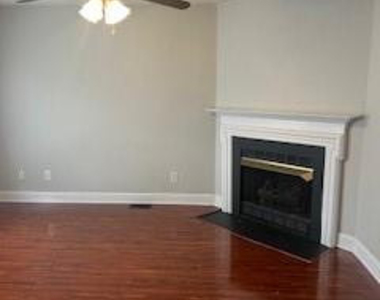 104 Brett Court - Photo Thumbnail 3