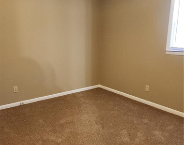 3210 Tallywood Drive - Photo Thumbnail 4