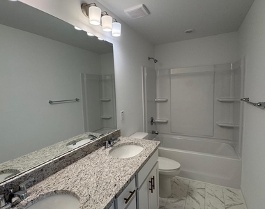 8815 Malmesbury Lane - Photo Thumbnail 22