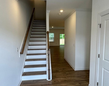 8815 Malmesbury Lane - Photo Thumbnail 5