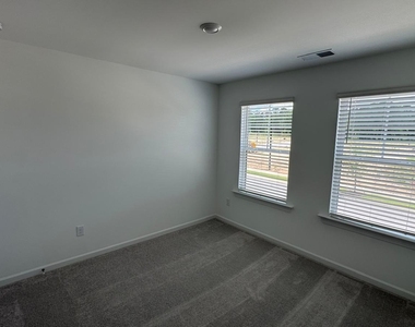 8815 Malmesbury Lane - Photo Thumbnail 20
