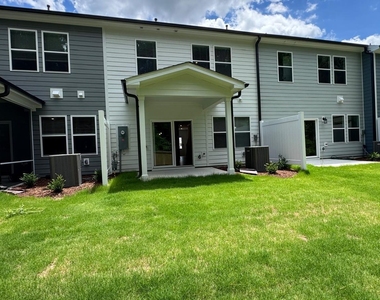 8815 Malmesbury Lane - Photo Thumbnail 15