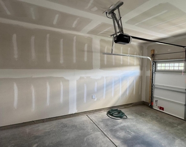 8815 Malmesbury Lane - Photo Thumbnail 6