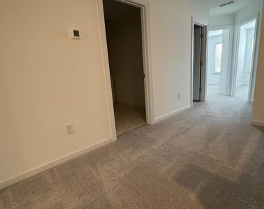 8815 Malmesbury Lane - Photo Thumbnail 17