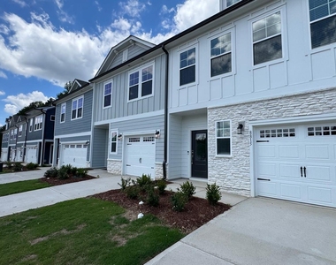 8815 Malmesbury Lane - Photo Thumbnail 2