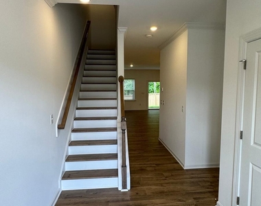 8815 Malmesbury Lane - Photo Thumbnail 3