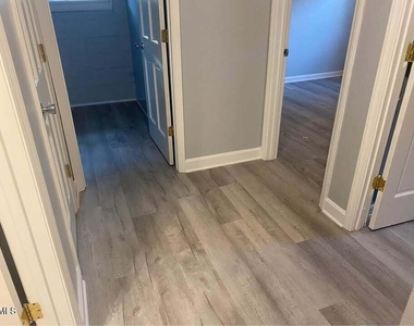 2021 Waters Drive - Photo Thumbnail 8