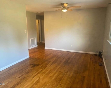 2021 Waters Drive - Photo Thumbnail 9