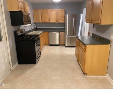 2021 Waters Drive - Photo Thumbnail 4