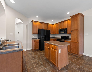 8 Rockwall Garden Way - Photo Thumbnail 7