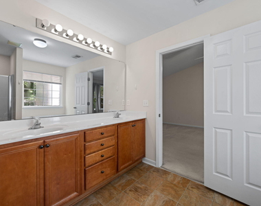 8 Rockwall Garden Way - Photo Thumbnail 14