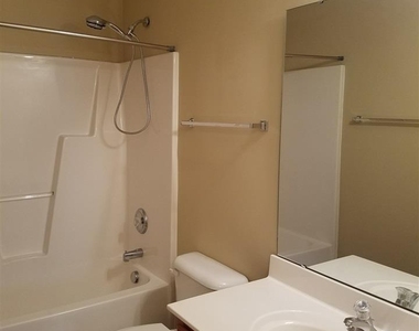 8 Rockwall Garden Way - Photo Thumbnail 11