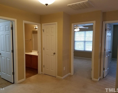 8 Rockwall Garden Way - Photo Thumbnail 8