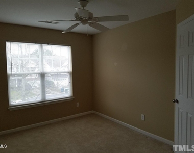 8 Rockwall Garden Way - Photo Thumbnail 10
