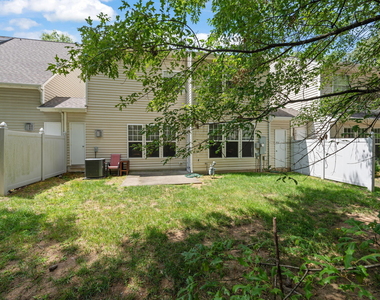 8 Rockwall Garden Way - Photo Thumbnail 17