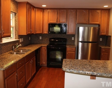1253 Legacy Greene Avenue - Photo Thumbnail 7