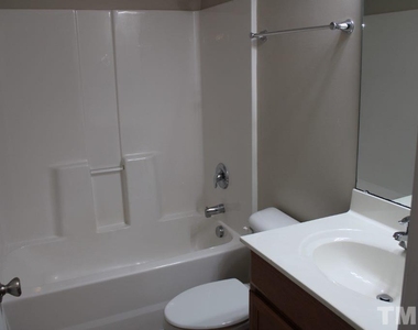 1253 Legacy Greene Avenue - Photo Thumbnail 15