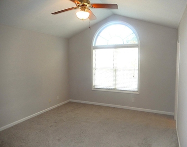211 Bridgepath Drive - Photo Thumbnail 14