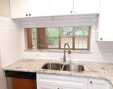 211 Bridgepath Drive - Photo Thumbnail 11