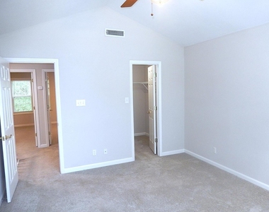 211 Bridgepath Drive - Photo Thumbnail 16