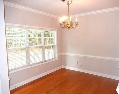 211 Bridgepath Drive - Photo Thumbnail 3