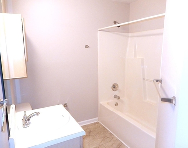 211 Bridgepath Drive - Photo Thumbnail 20