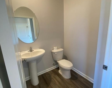 214 Gumspring Drive - Photo Thumbnail 7