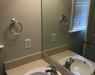125 Woodson Drive - Photo Thumbnail 10