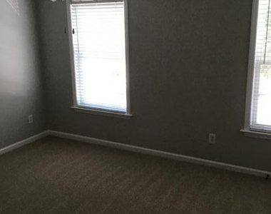 125 Woodson Drive - Photo Thumbnail 13