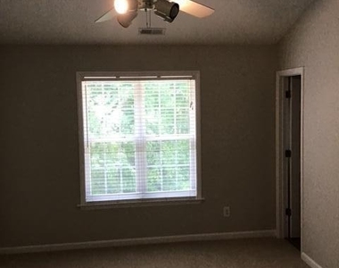 125 Woodson Drive - Photo Thumbnail 7