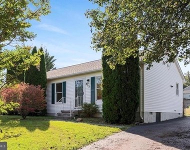 852 Morgan Place - Photo Thumbnail 3